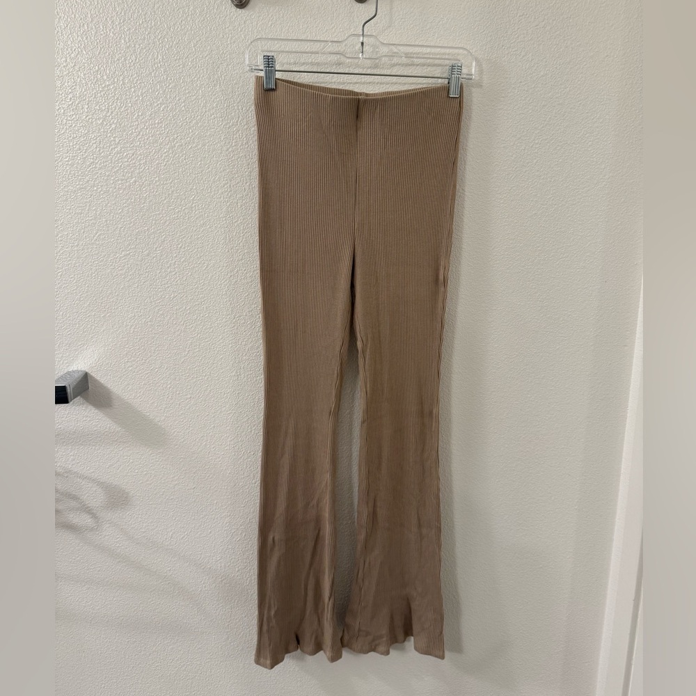 H&M size small. Stretchy. Textured. Barely worn.